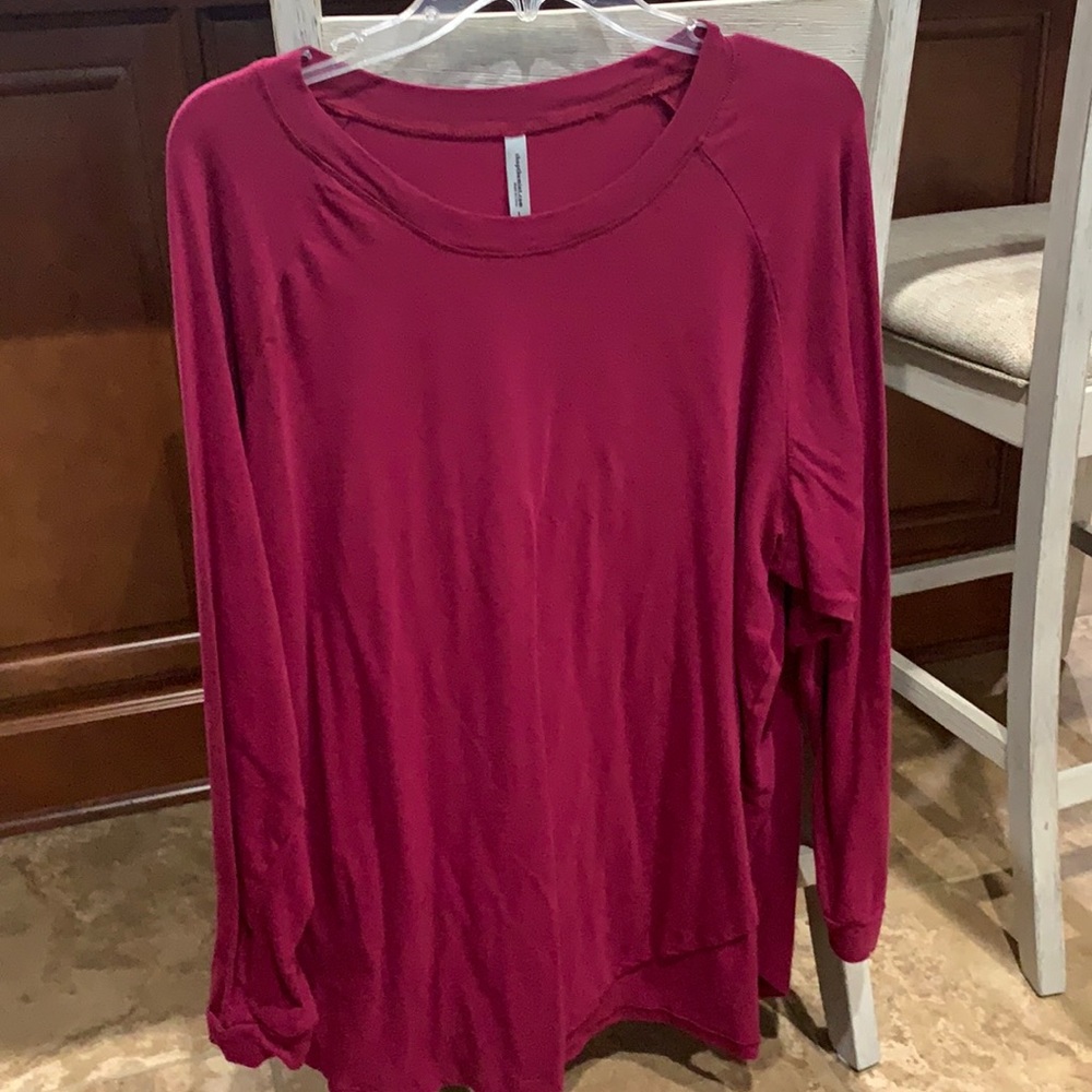 Size large berry wine top